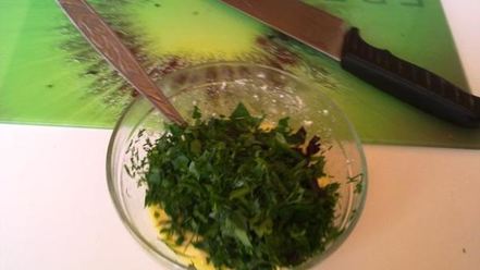 Рецепт хлеба с травами и чесноком