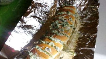 Рецепт хлеба с травами и чесноком