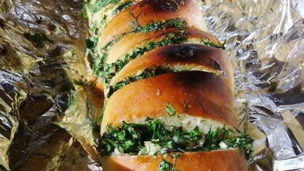Рецепт хлеба с травами и чесноком