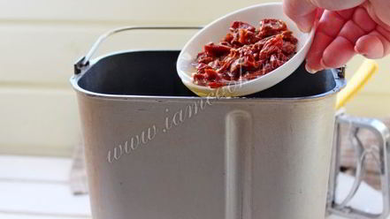 Рецепт хлеба с вялеными томатами и сыром