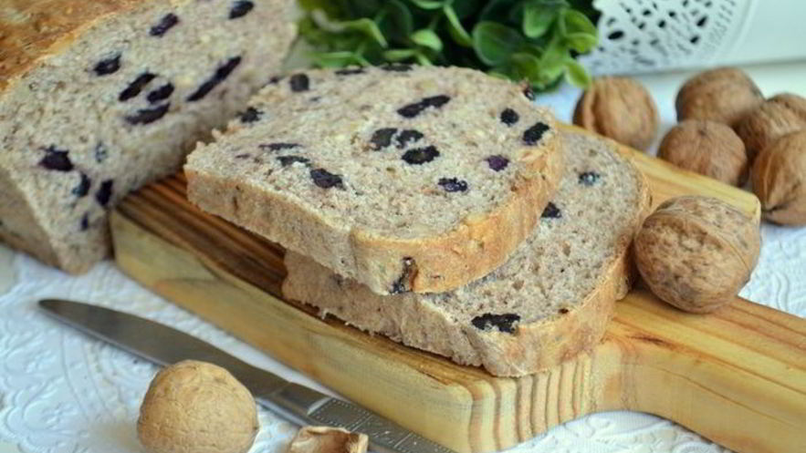 Рецепт пшенично-ржаного хлеб с изюмом и орехами