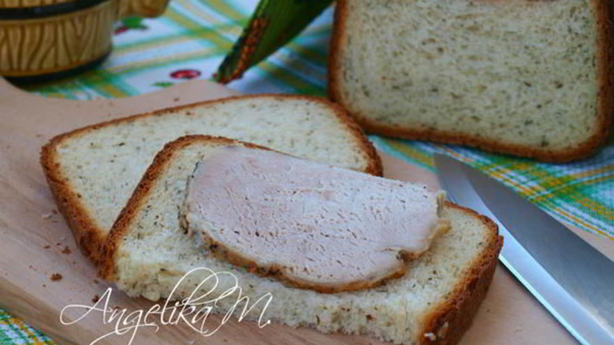 Рецепт пшеничного хлеба с сушеной петрушкой в хлебопечке