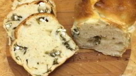 Рецепт воздушного хлеба с брынзой и зеленью