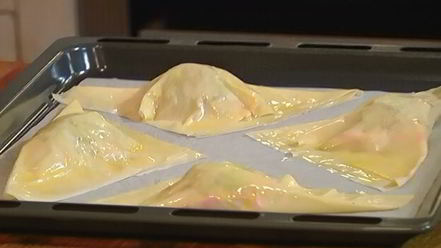 Рецепт хрустящих конвертиков с раковыми шейками