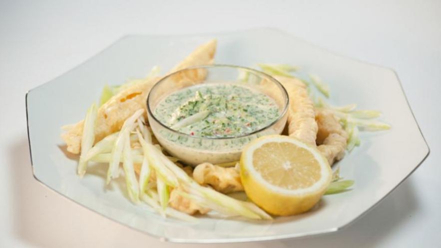 Рецепт хвороста из трески и семги с огуречной райтой