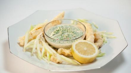 Рецепт хвороста из трески и семги с огуречной райтой