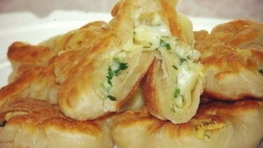 Рецепт конвертиков на кефире с сыром и зеленью