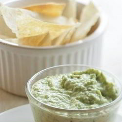 Рецепт Чипсов из лаваша с соусом из авокадо