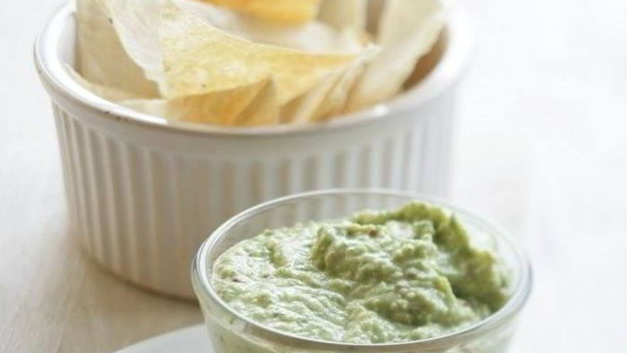 Рецепт чипсов из лаваша с соусом из авокадо