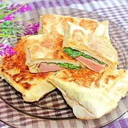 Рецепт Конвертиков из лаваша с ветчиной