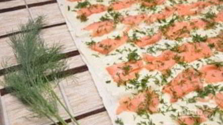 Рецепт лаваша с сыром, и семгой, и зеленью