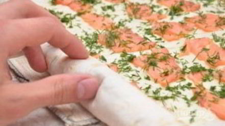 Рецепт лаваша с сыром, и семгой, и зеленью