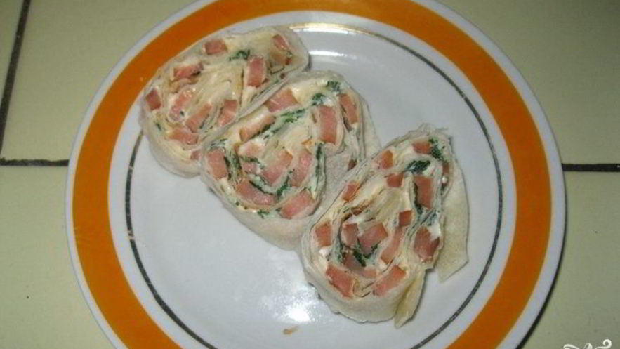 Рецепт рулетиков из лаваша с рыбой