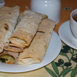 Рецепт Рулетиков из лаваша с сыром