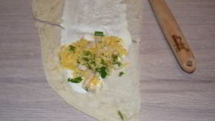 Рецепт рулетиков из лаваша с сыром