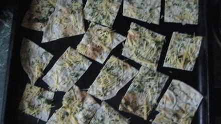 Рецепт сырных чипсов из лаваша с зеленью