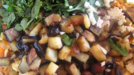 Рецепт закуски из лаваша с курицей и баклажанами