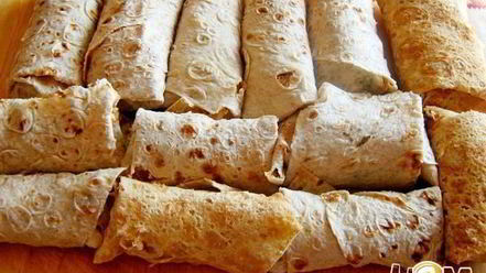 Рецепт закуски из лаваша с курицей и баклажанами