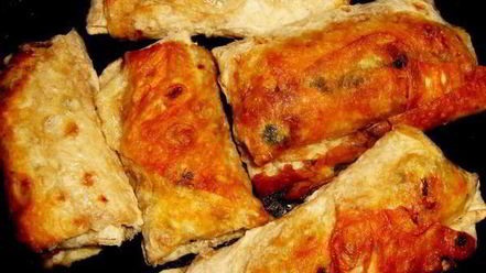 Рецепт закуски из лаваша с курицей и баклажанами