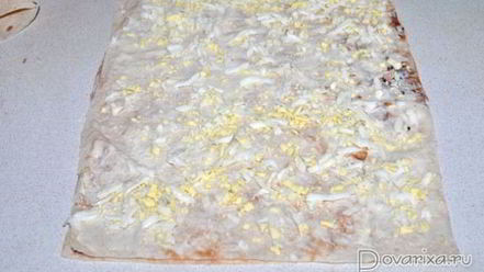 Рецепт закуски из лаваша с паштетом, яйцами и сыром