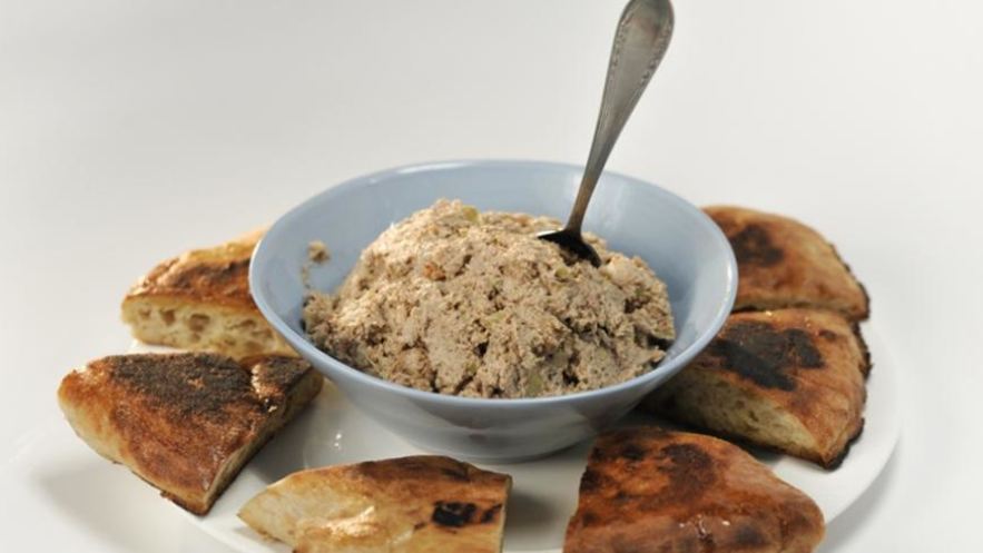 Рецепт закуски из лаваша с соусом из перца