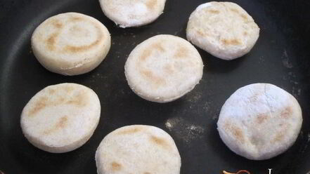 Рецепт батбутов — миниатюрных марокканских лепешек
