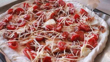 Рецепт фокаччи с помидорами и анчоусами