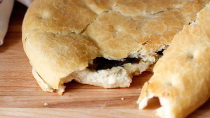 Рецепт Фокаччи с сыром и базиликом