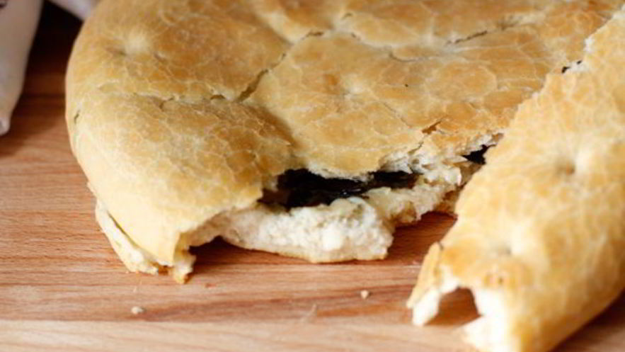 Рецепт фокаччи с сыром и базиликом