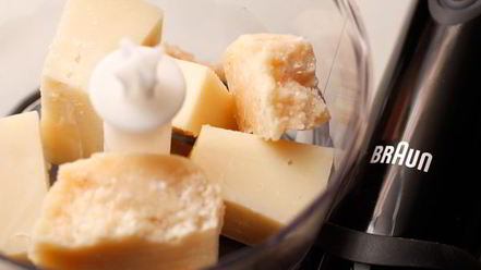 Рецепт фокаччи с сыром и базиликом