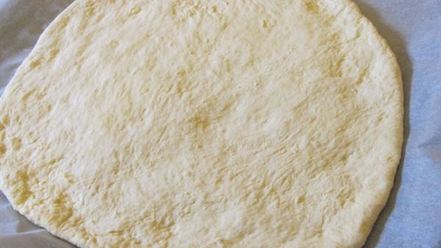 Рецепт картофельной фокаччи с томатами и чесноком