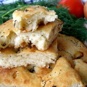 Рецепт Картофельной фокаччи с жареным луком и маком