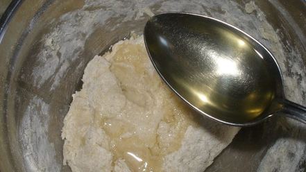 Рецепт картофельной фокаччи с жареным луком и маком