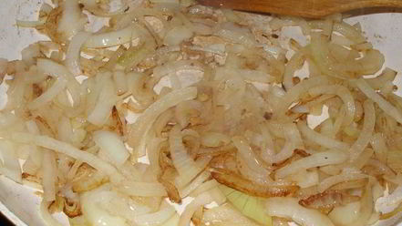 Рецепт картофельной фокаччи с жареным луком и маком