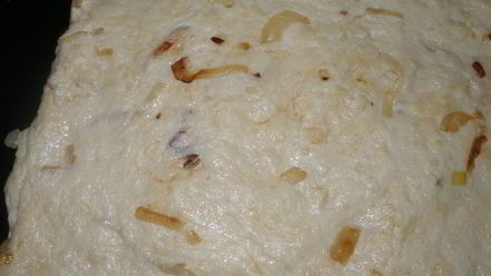 Рецепт картофельной фокаччи с жареным луком и маком