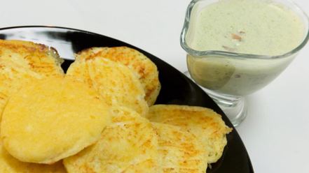 Рецепт кукурузных лепешек и йогуртовый соус