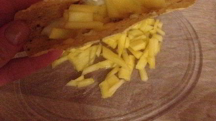 Рецепт кусочков курицы в индийской лепешке с манго и лаймовой заправкой