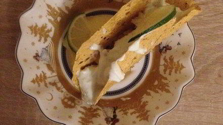 Рецепт кусочков курицы в индийской лепешке с манго и лаймовой заправкой