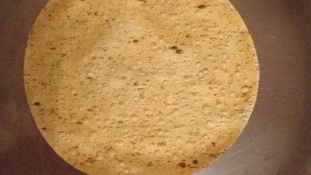 Рецепт кусочков курицы в индийской лепешке с манго и лаймовой заправкой