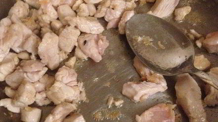 Рецепт кусочков курицы в индийской лепешке с манго и лаймовой заправкой