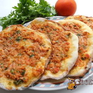 Рецепт Ламачо — грузинских лепешек с мясным фаршем