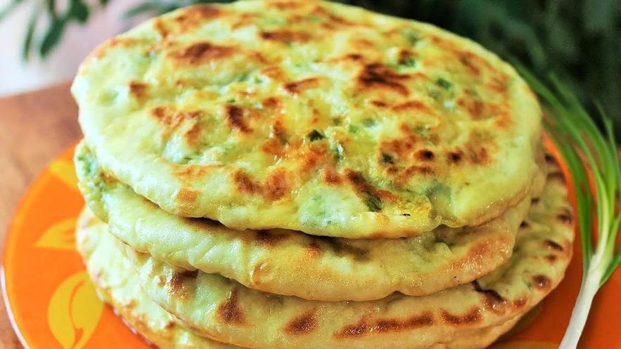 Рецепт лепешки с сыром и чесноком