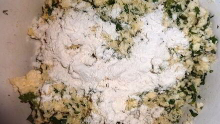 Рецепт лепешек из брынзы с зеленью