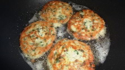 Рецепт лепешек из брынзы с зеленью