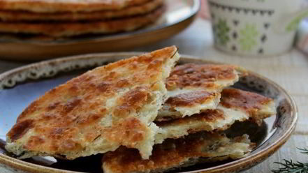 Рецепт лепешек на кефире с сыром и зеленью