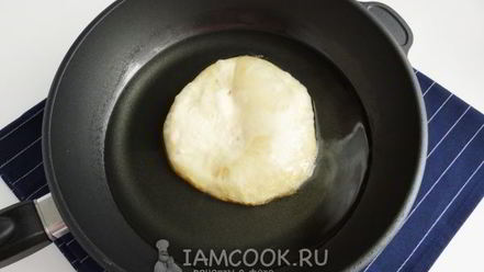 Рецепт лепешек с луком на сковороде