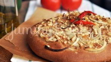 Рецепт луковой фокаччи с сыром