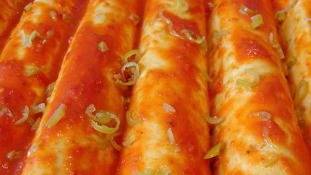 Рецепт мексиканских лепешек с фасолью, сыром и острым соусом