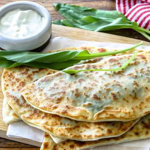 Рецепт Сырных лепешек с зеленью и мацони