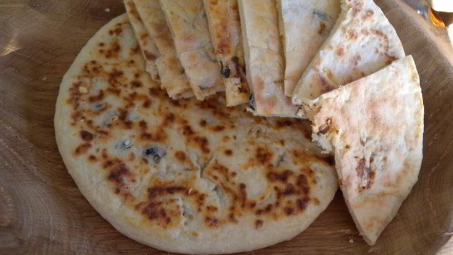 Рецепт творожных лепешек с творогом и икрой